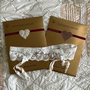 Victoria's Secret Bundle NWT Cream   and Buff Silky Sheer Stockings+Garter Belt